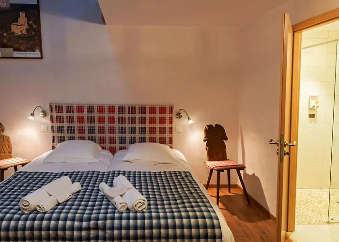 Au Gre Des Chateaux Bed & Breakfast