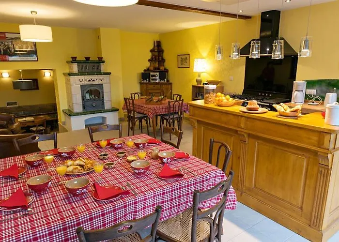 Au Gre Des Chateaux Bed & Breakfast