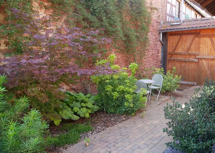 Au Gre Des Chateaux Bed & Breakfast 3*